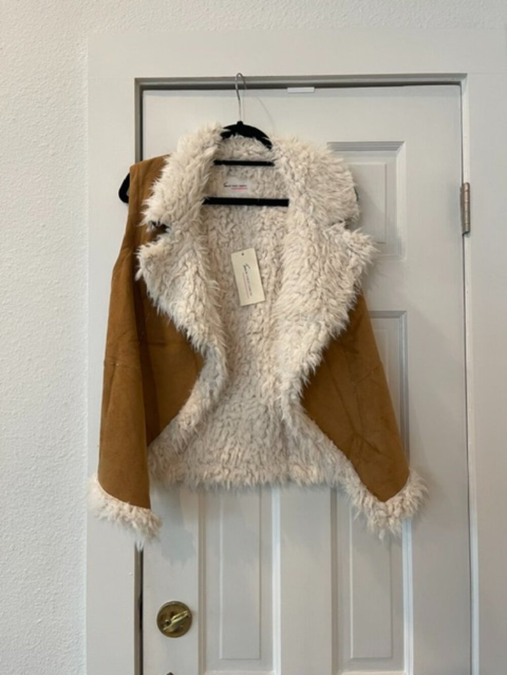 TWO by Vince Camuto Faux Suede Shearling Open Front Vest Tan Cream Small NWT